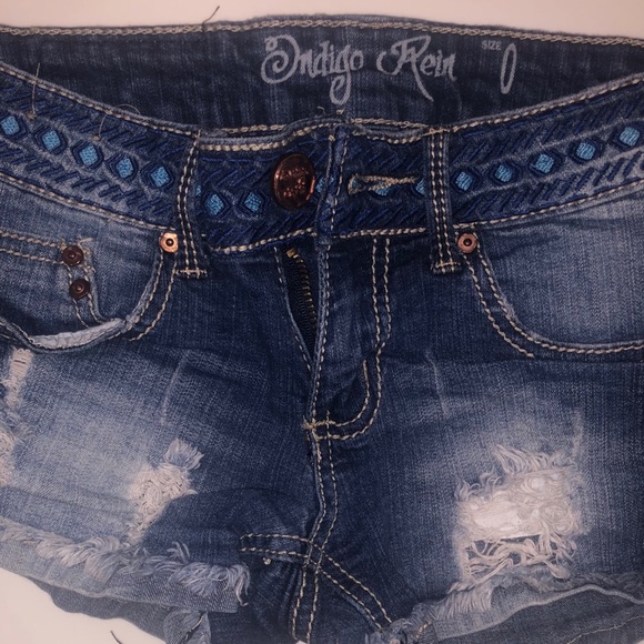 Tribal Border SHORTS! - Picture 2 of 3